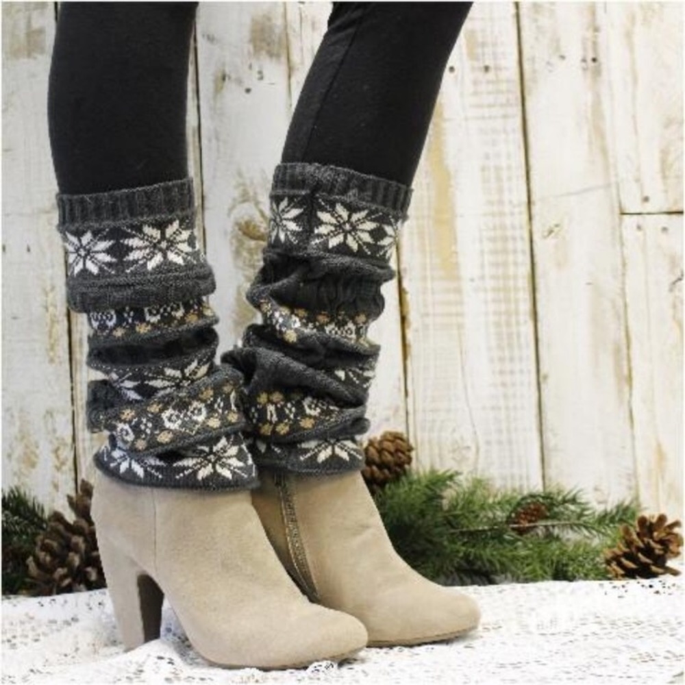 Snowflake print leg warmers! Great gift!